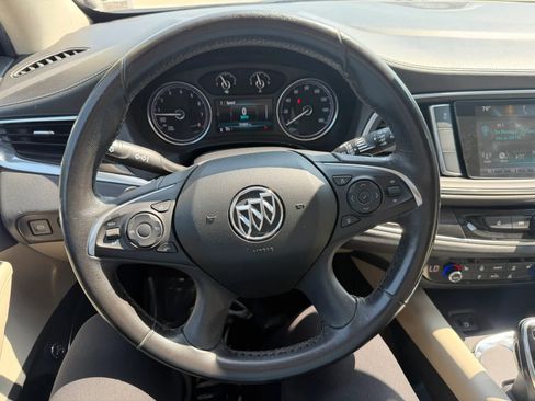 Used 2019 Buick Enclave Essence FWD image 19