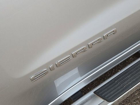 Used 2019 GMC Sierra 1500 SLT image 12