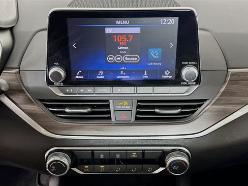 Used 2024 Nissan Altima 2.5 SV FWD image 23