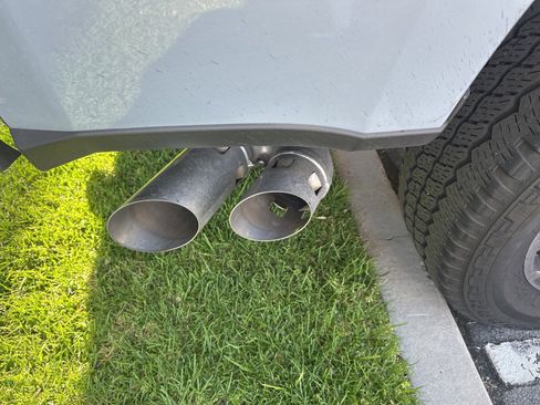 Used 2024 Ford F250 Limited w/ FX4 Off-Road Package image 10