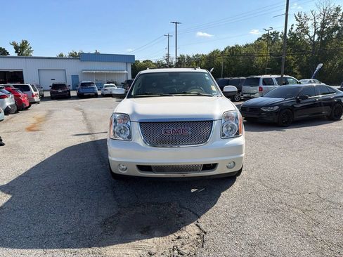 Used 2009 GMC Yukon Denali AWD/4WD image 8