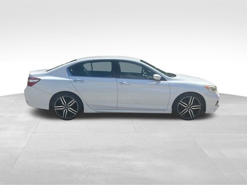 Used 2017 Honda Accord Sport Special Edition image 6