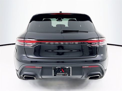 Certified 2025 Porsche Macan image 10