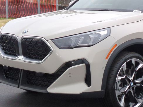 Used 2026 BMW X2 xDrive28i w/ Technology Package AWD/4WD image 6