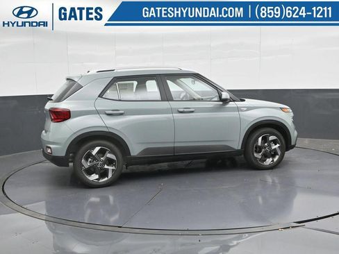 New 2025 Hyundai Venue SEL image 3