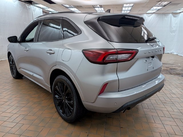 Certified 2023 Ford Escape ST-Line Elite AWD/4WD image 5