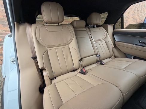 Used 2025 Land Rover Range Rover Sport SE image 21