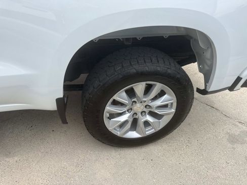 Used 2024 Chevrolet Silverado 1500 Custom image 4