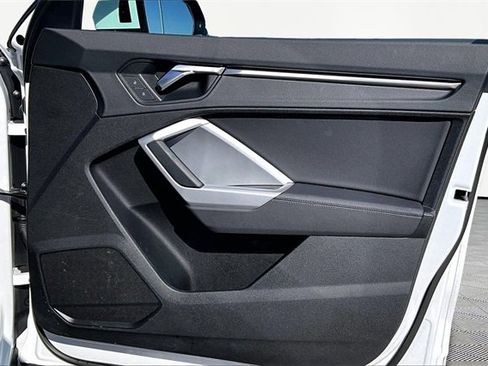 Used 2025 Audi Q3 2.0T Premium w/ Convenience Package image 19