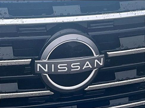 Used 2024 Nissan Rogue SV image 28