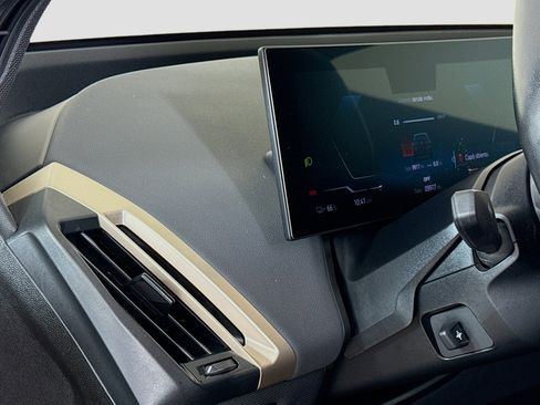 Used 2023 BMW iX xDrive50 w/ Sport Package image 10