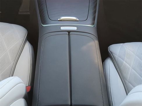 Used 2025 Mercedes-Benz E 350 4MATIC Sedan image 20