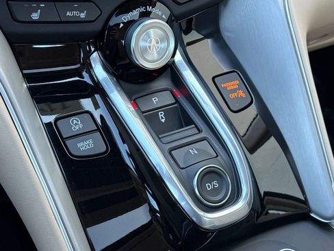 Certified 2025 Acura TLX w/ Technology Package image 27