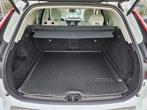 Certified 2023 Volvo XC60 B6 Ultimate w/ Protection Package Premier AWD/4WD image 12