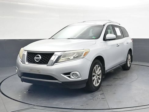 Used 2013 Nissan Pathfinder SV w/ Trailer Tow Pkg AWD/4WD image 12