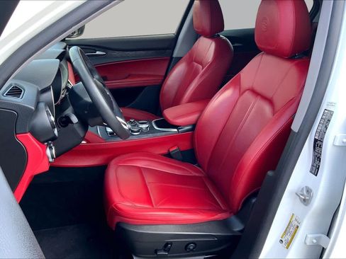 Used 2020 Alfa Romeo Stelvio RWD image 8