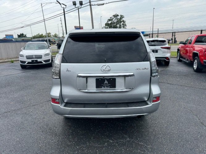 Used 2019 Lexus GX 460 AWD/4WD image 3