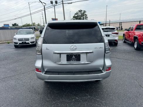 Used 2019 Lexus GX 460 AWD/4WD image 3