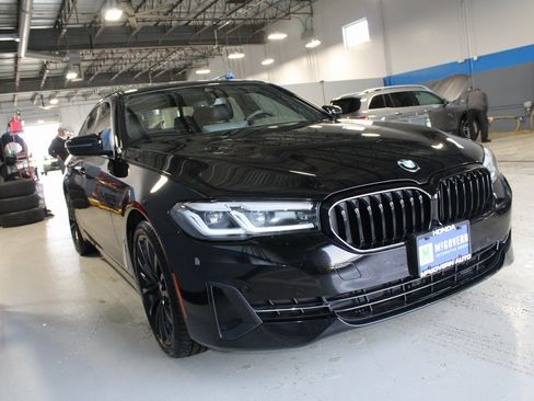 Used 2023 BMW 530i xDrive w/ Convenience Package image 4