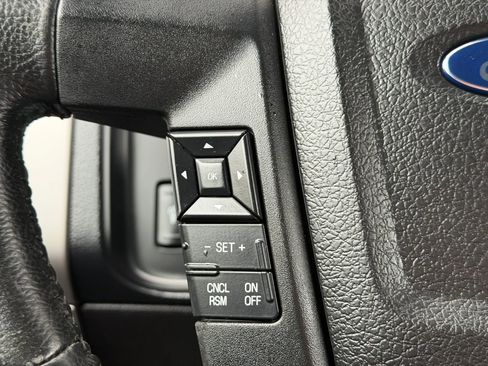 Used 2017 Ford Expedition XLT AWD/4WD image 38