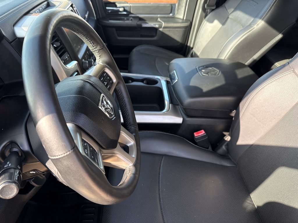 Used 2017 RAM 1500 Laramie w/ Convenience Group AWD/4WD image 19