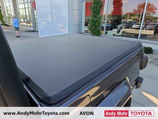 Used 2020 Jeep Gladiator Overland AWD/4WD image 27