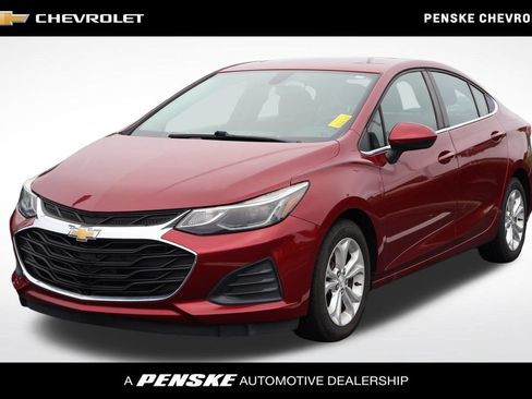 Used 2019 Chevrolet Cruze LT w/ Sun And Sound Package FWD image 1