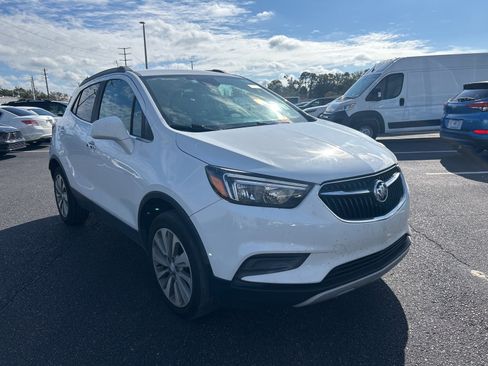 Used 2020 Buick Encore Preferred image 1
