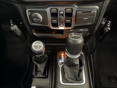 Certified 2023 Jeep Gladiator Overland AWD/4WD image 20