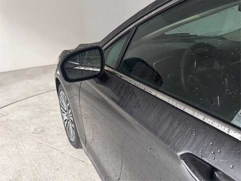 Used 2018 Ford Fusion Titanium image 31