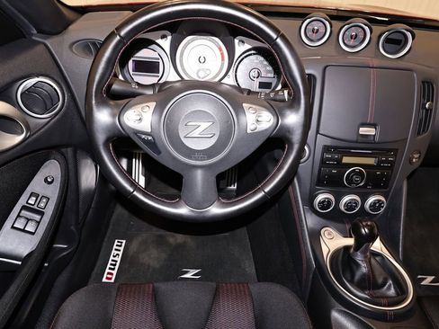 Used 2013 Nissan 370Z NISMO RWD image 15