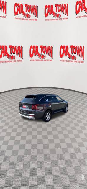 Used 2025 Kia Sorento LX FWD image 15