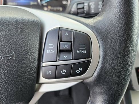 Used 2023 Ford Explorer XLT image 27