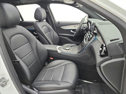 Used 2019 Mercedes-Benz GLC 300 4MATIC image 19