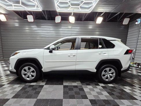 Used 2025 Toyota RAV4 LE AWD/4WD image 9