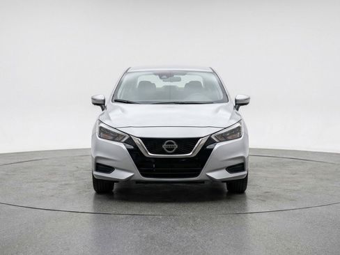 Used 2025 Nissan Versa SV FWD image 2