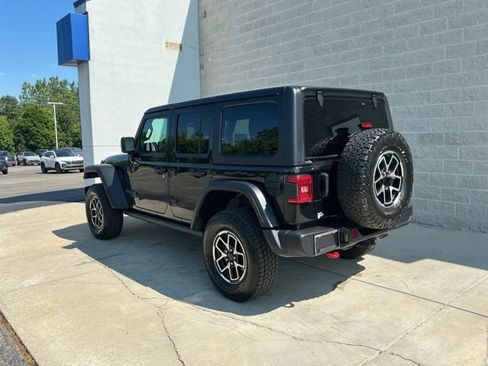 Used 2024 Jeep Wrangler Unlimited Rubicon AWD/4WD image 9