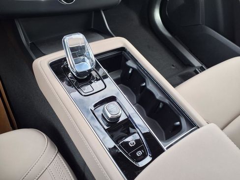 New 2026 Volvo XC90 B6 Plus w/ Protection Package Premier image 14