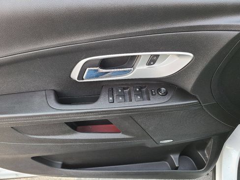 Used 2016 Chevrolet Equinox LTZ w/ Enhanced Convenience Package image 17