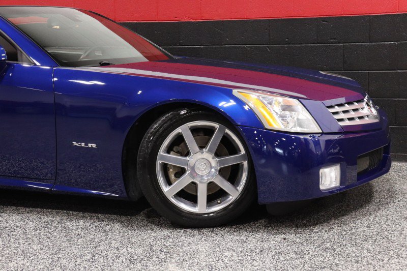 Used 2006 Cadillac XLR RWD image 3