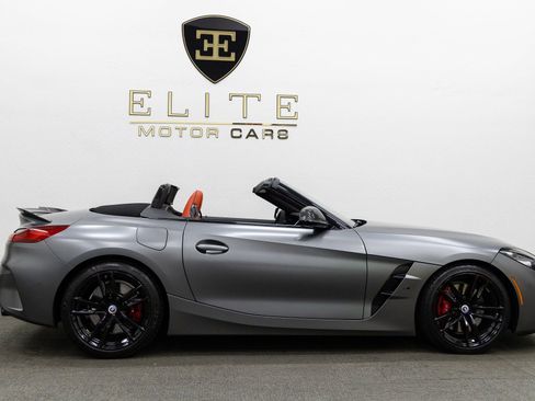 Used 2022 BMW Z4 M40i w/ Premium Package image 9