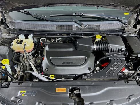 Used 2019 Chrysler Pacifica Limited FWD image 31