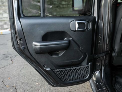 Used 2019 Jeep Wrangler Unlimited Rubicon image 19