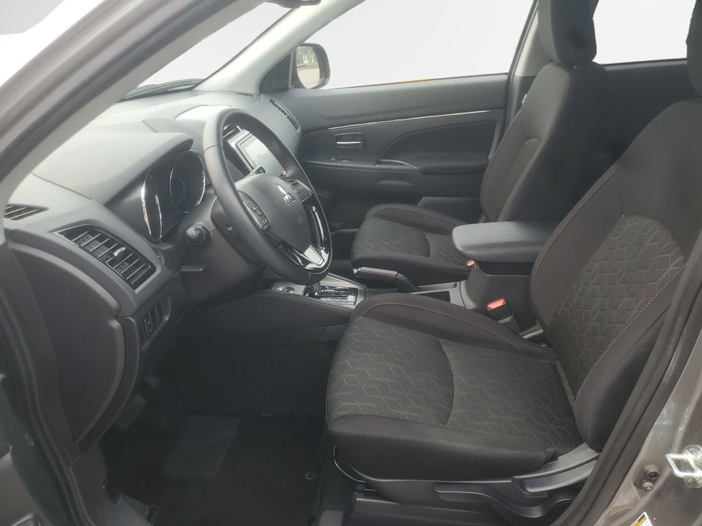 Used 2025 Mitsubishi Outlander Sport LE AWD/4WD image 12