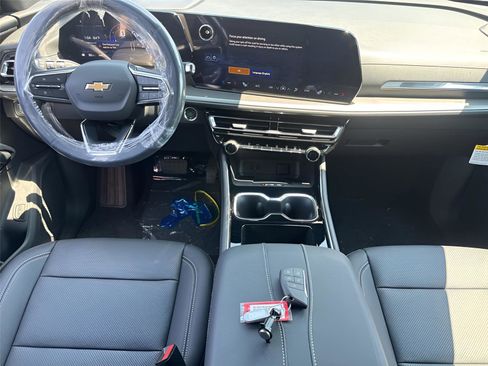 New 2025 Chevrolet Traverse LT image 14