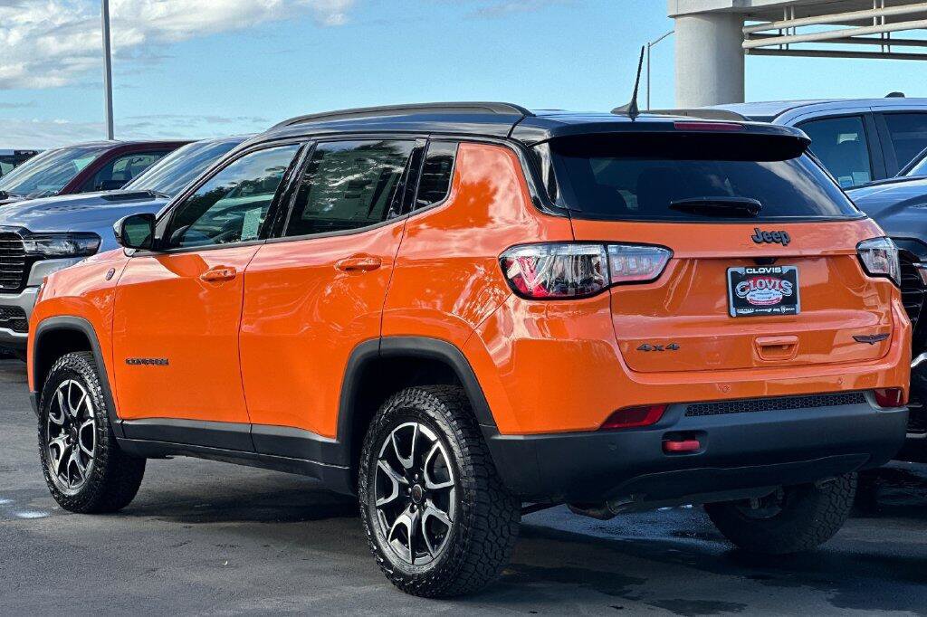 New 2026 Jeep Compass Trailhawk AWD/4WD image 6