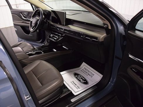 Used 2024 Lincoln Corsair Reserve AWD/4WD image 28