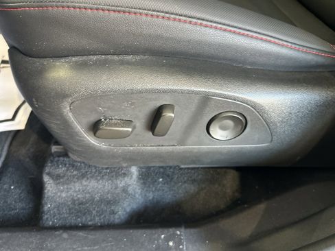 Used 2024 Chevrolet Traverse Z71 image 19