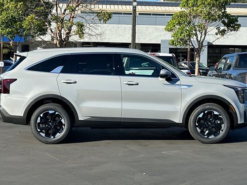 New 2026 Kia Sorento S image 3
