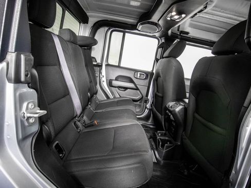 Used 2023 Jeep Gladiator Overland AWD/4WD image 12